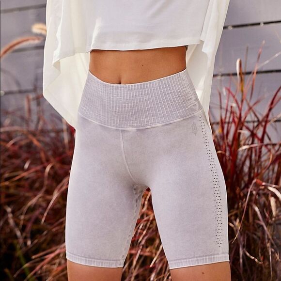 NWOT! FP FREE PEOPLE MOVEMENT Good Karma Bike Shorts - Picture 1 of 12